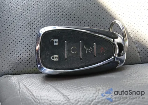 2018 Chevrolet Equinox Premier z USA, uszkodzony, nr VIN 2GNAXMEV3J6203900